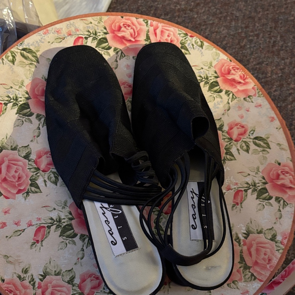 Easy Street Black Women's Flats